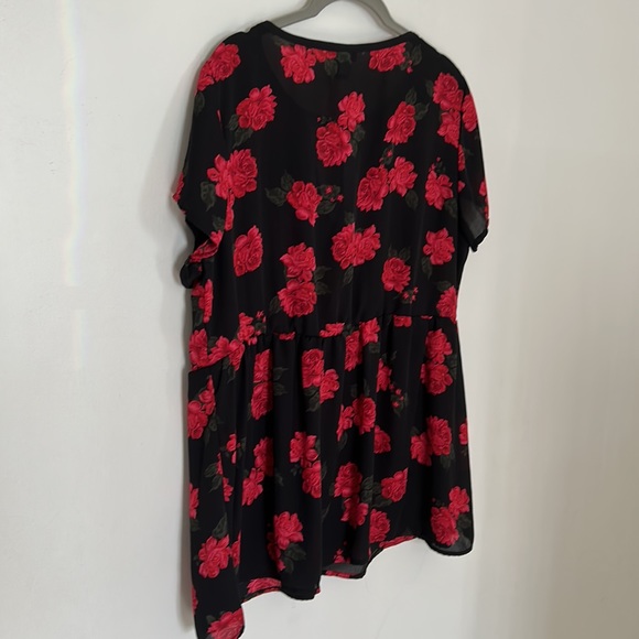 🎈3/$25🎈TORRID 0 Floral Peplum Polyester Blouse EUC - Picture 3 of 6